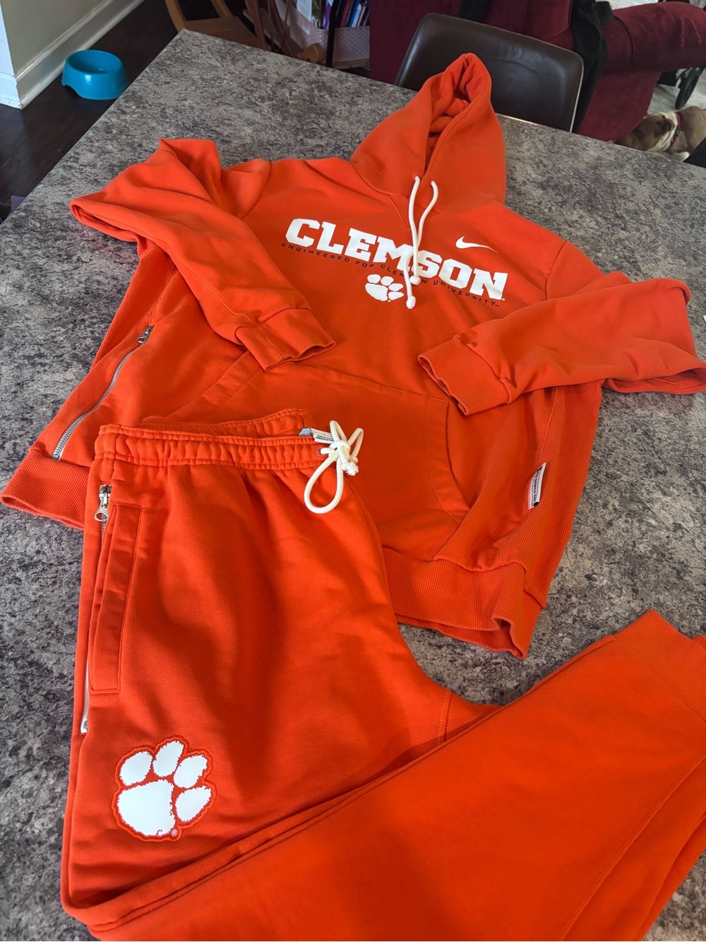 NIKE- Mens Clemson Orange Sweatsuit - Team Logo Joggers